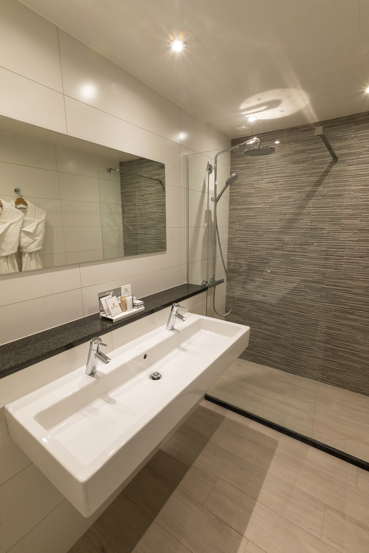 Badkamer superior kamer hotel St Pol